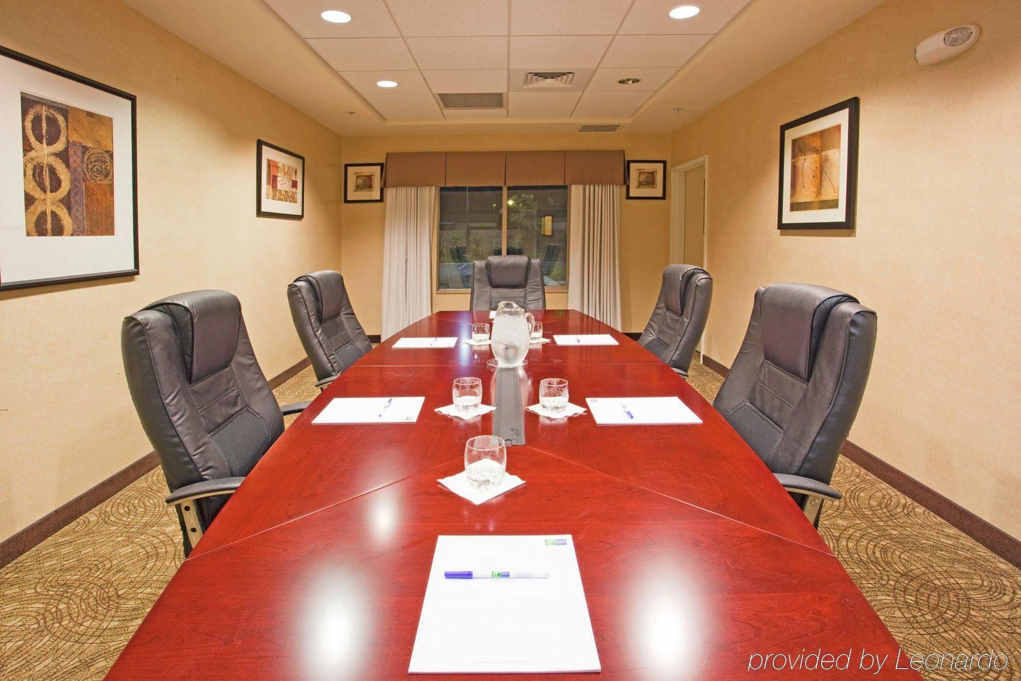 Holiday Inn Express & Suites Clovis Fresno Area By Ihg Facilități foto